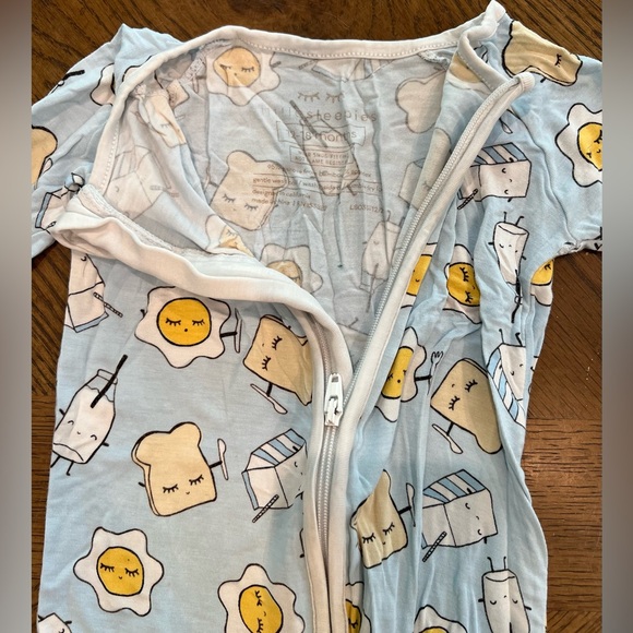 Little Sleepies Zippee Pajamas Size 12-18 months - Picture 4 of 5